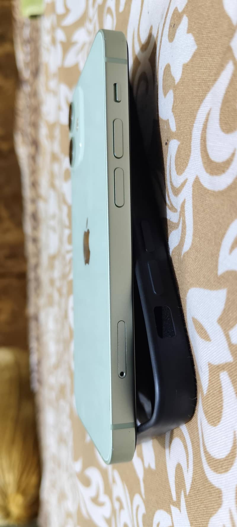 Apple iPhone 12 mini 4