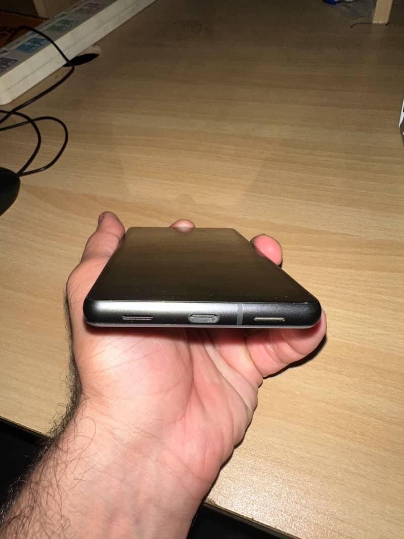 Google Pixel 7a. 2