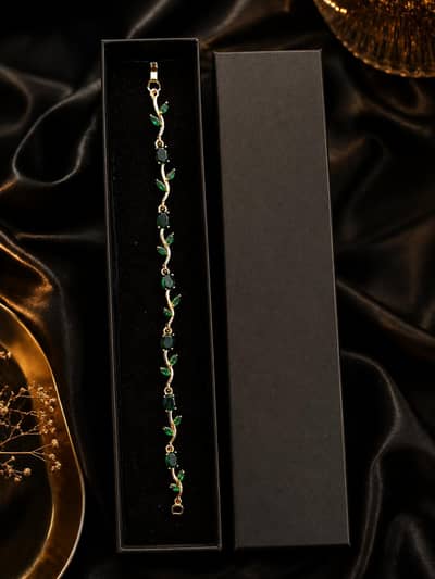 Elegant Emerald Vine Bracelet – Gold-Tone Leaf Design