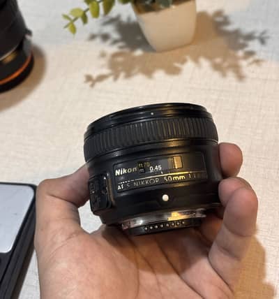 Nikon 50mm f/1.8 – Sharp, fast prime lense 10/10 Mint Condition
