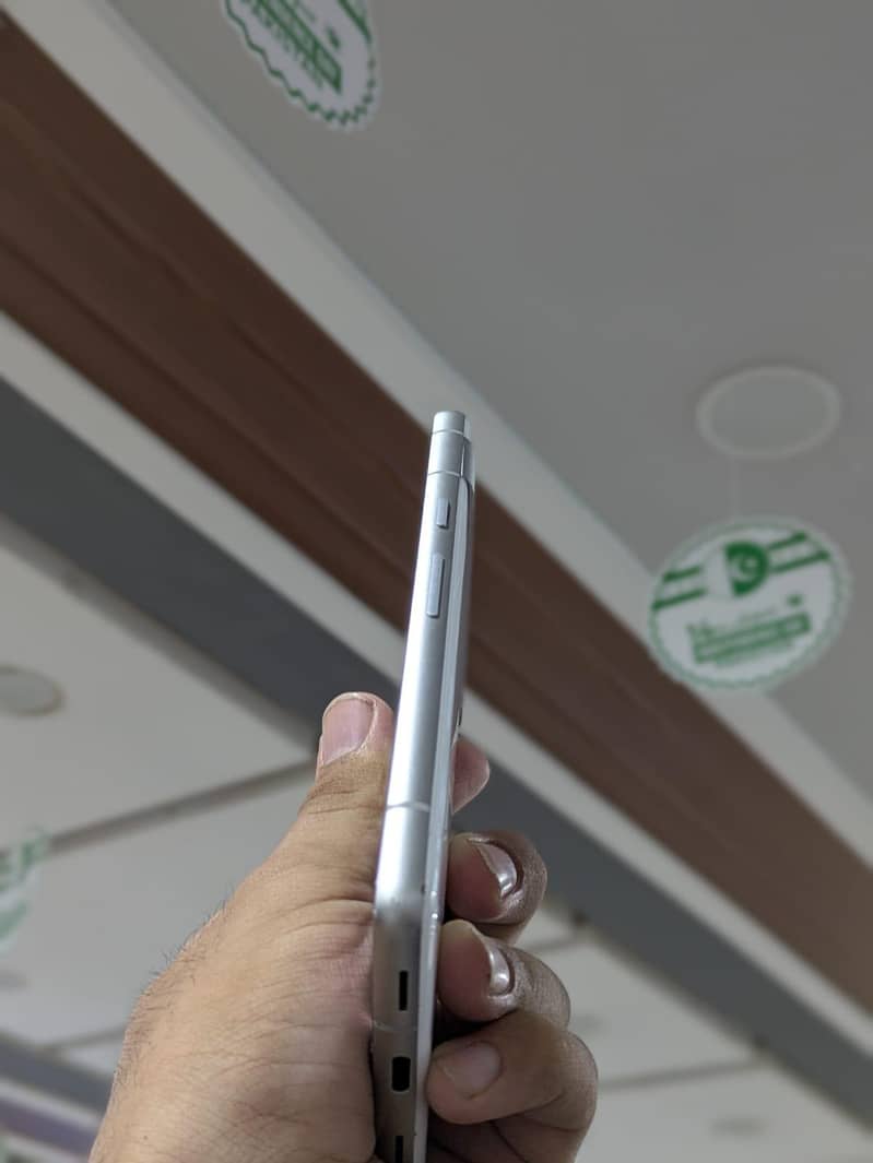 Google Pixel 7a 2