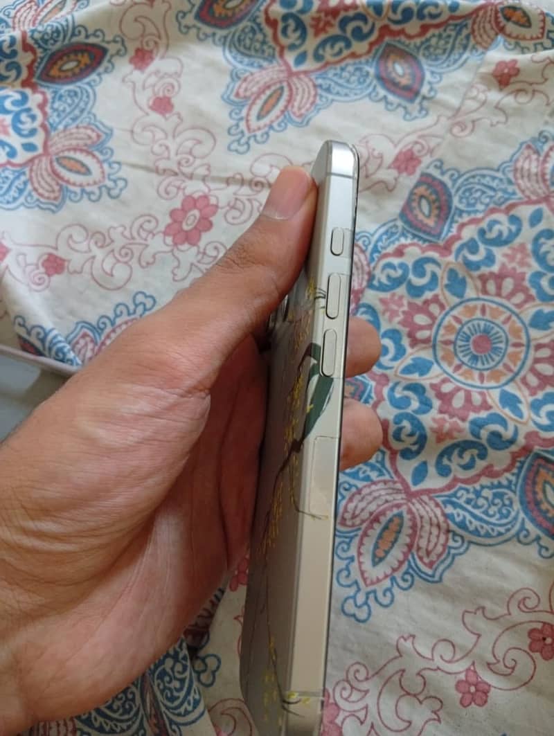 Apple iPhone 16 Pro 5