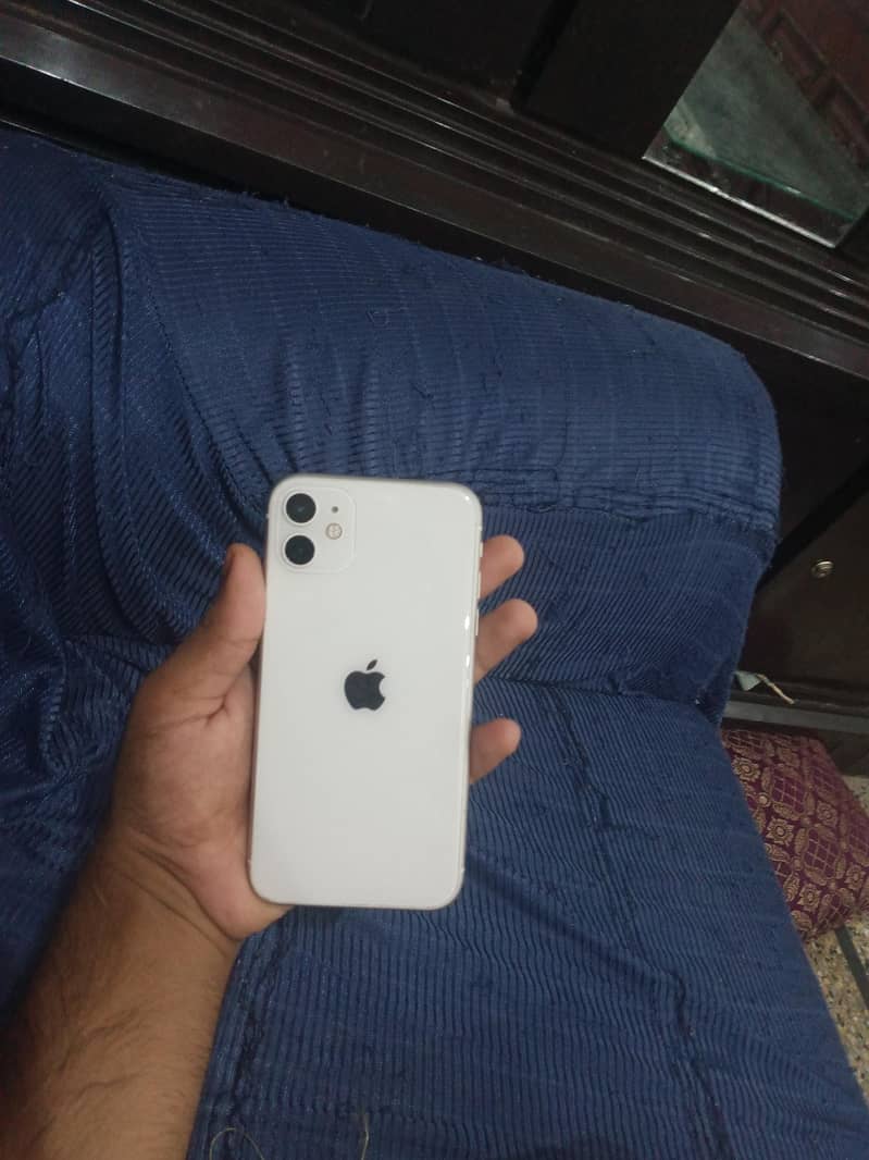 Apple iPhone 11 0