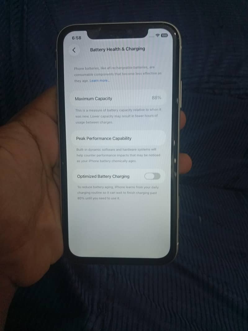 Apple iPhone 11 4