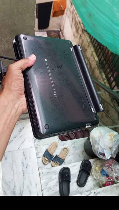 Laptop Mini Argent sale 2gb ram (320) gb hard  Add red kara