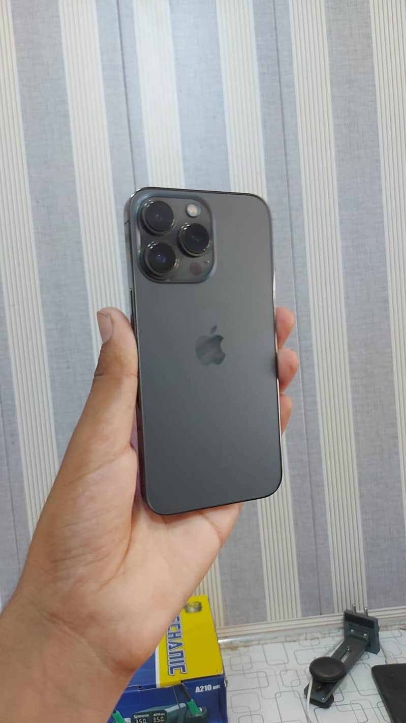 Apple iPhone 13 Pro 0