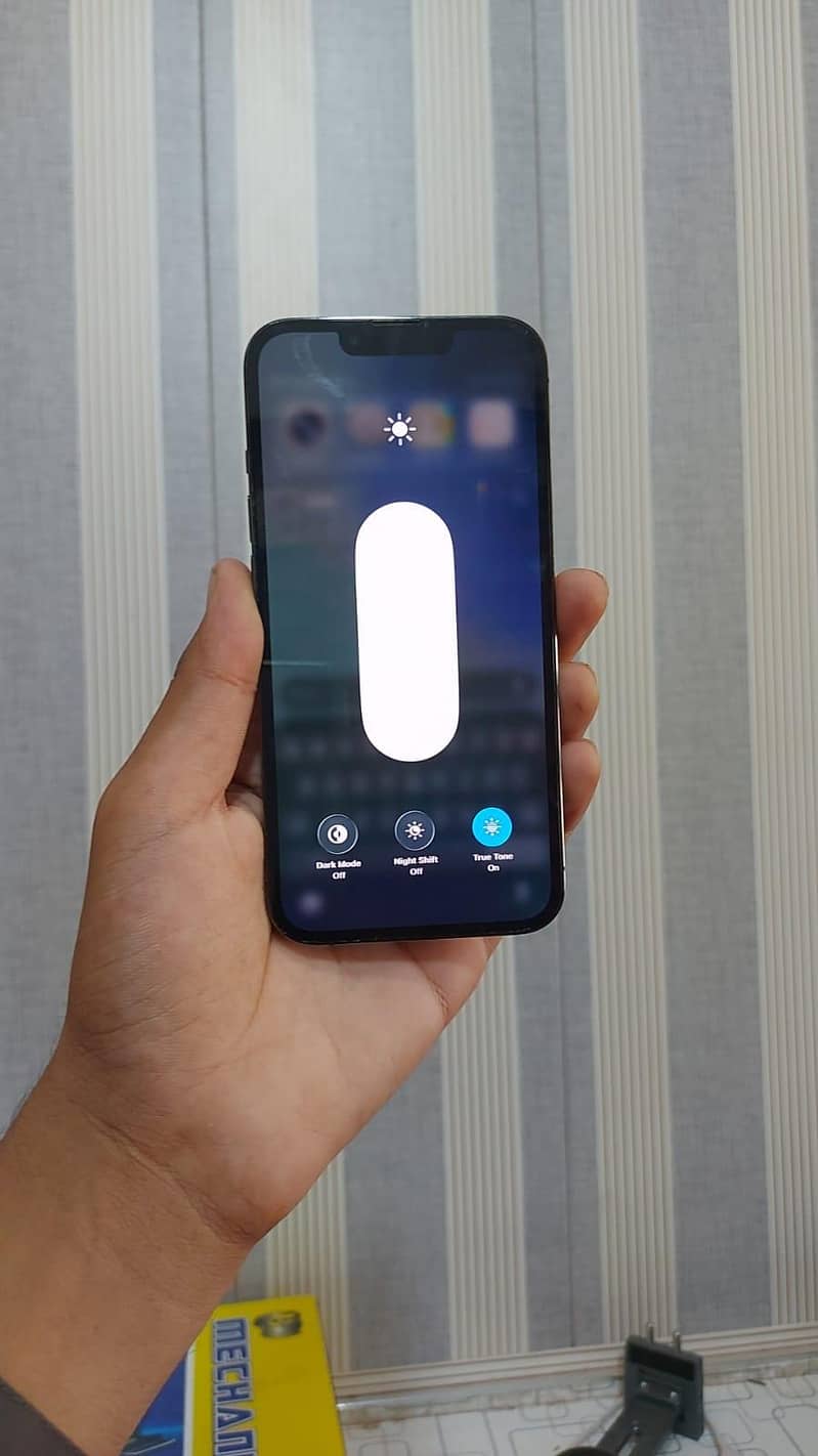 Apple iPhone 13 Pro 2