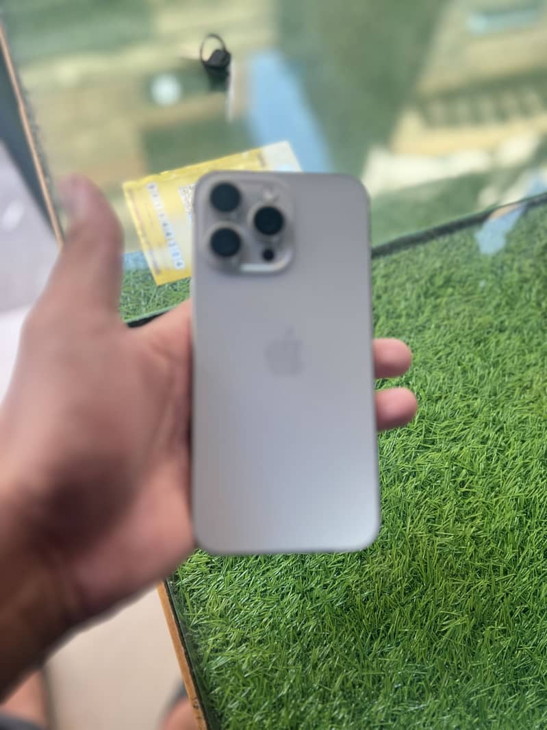 Apple iPhone 15 Pro Max 1