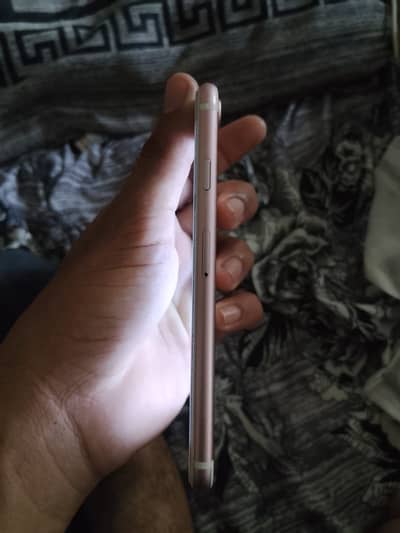 Apple iPhone 7