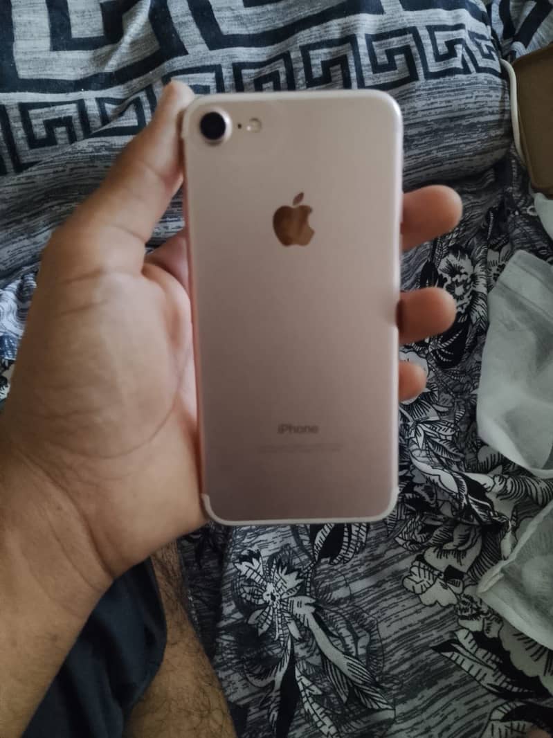Apple iPhone 7 4
