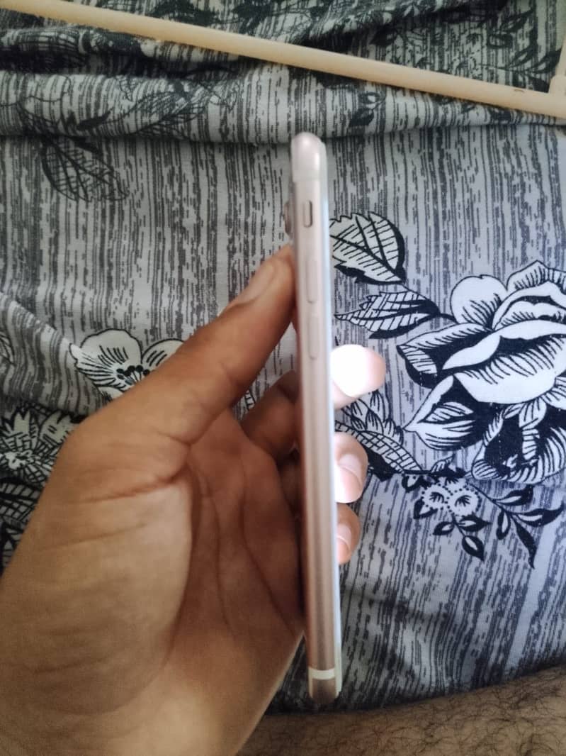 Apple iPhone 7 5