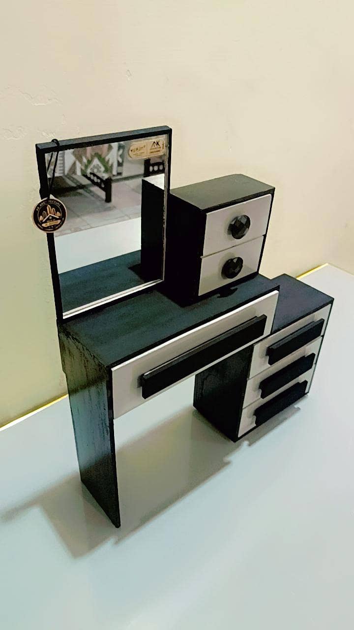 Mini Dressing Table 1