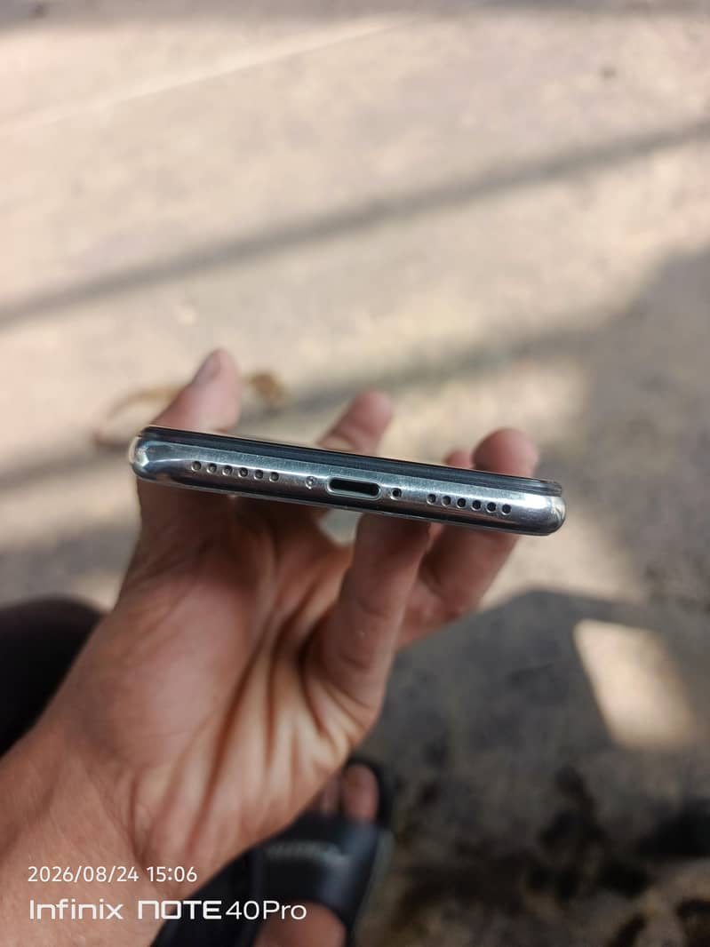 Apple iPhone X 5