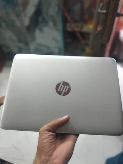 HP EliteBook 820 G4 touch screen hath sa chalo ya mouse keyboard sa