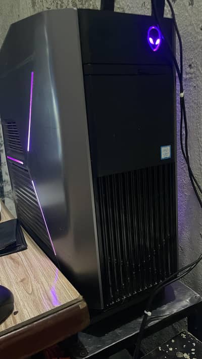 Alienware Aurora R7 Gaming PC (i7 8700k)