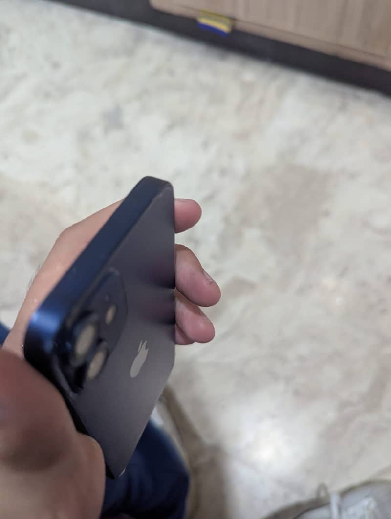Apple iPhone 12 mini 1