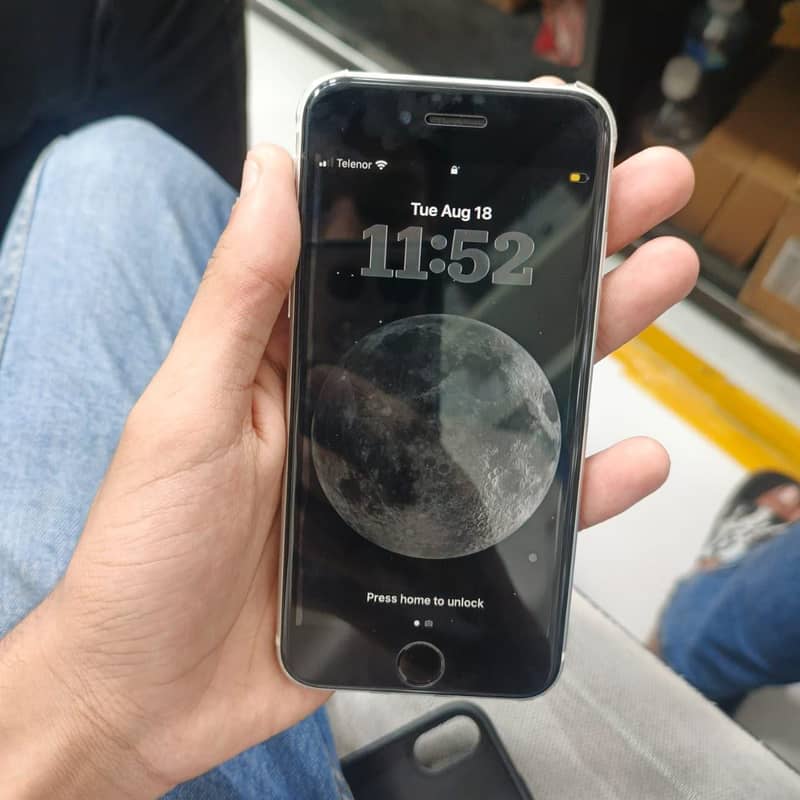 Apple iPhone SE 2
