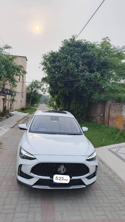 MG HS 2025