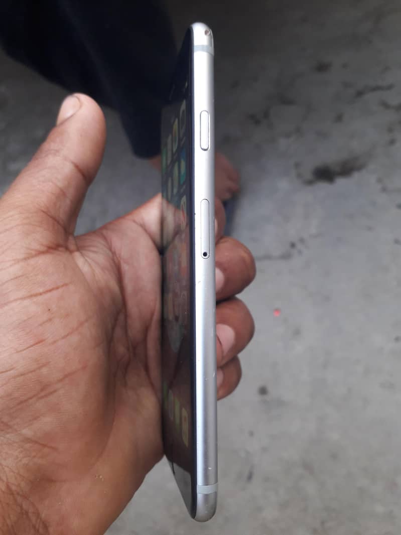 Apple iPhone 6 2