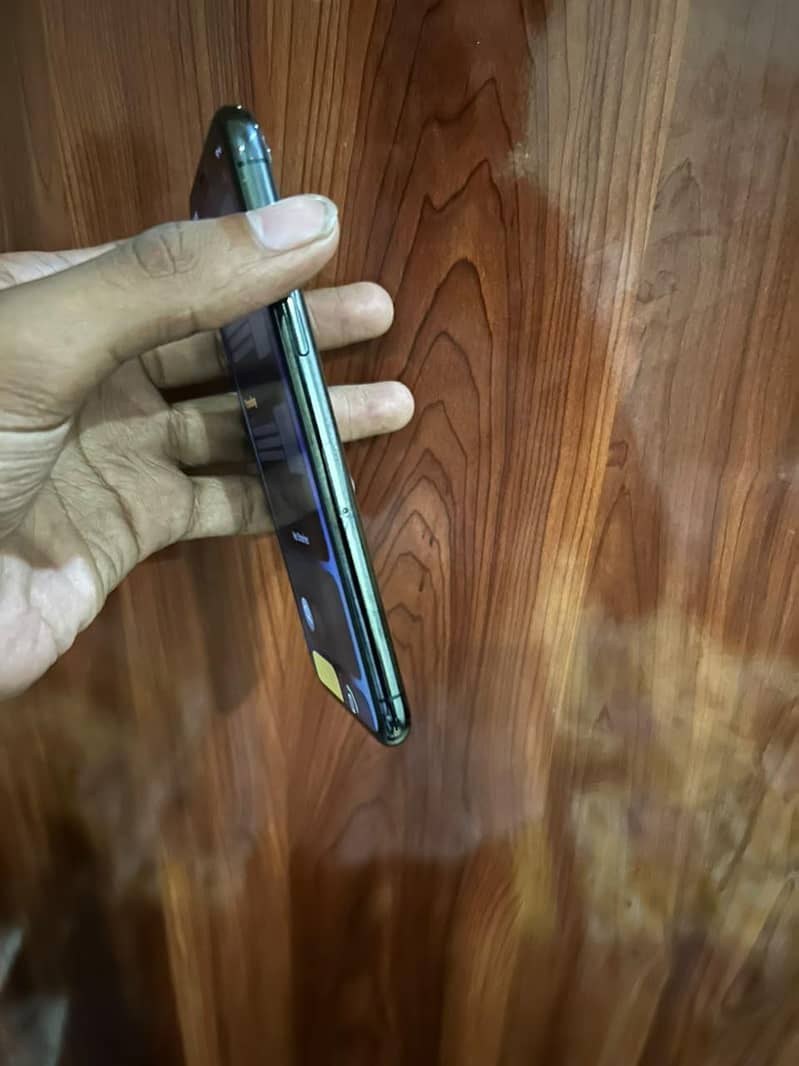 Apple iPhone 11 Pro 1