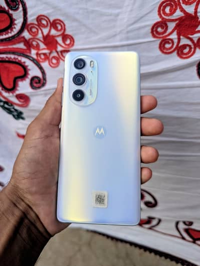 *FOR SALE: Motorola Edge 30 Pro - Excellent Condition*   *Specs:* -
