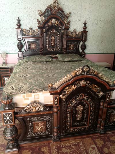 Beautiful Wooden bed for sale _ Burewala