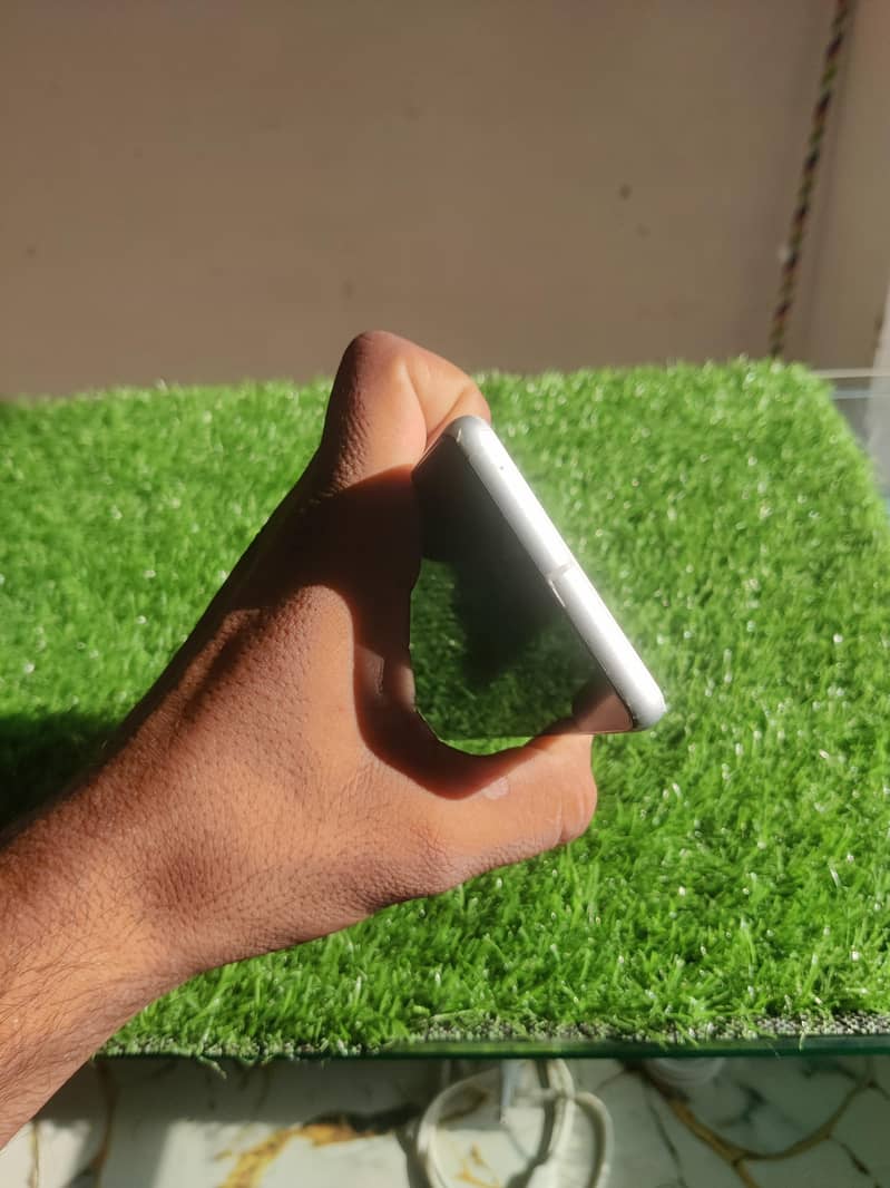 Google Pixel 7 4