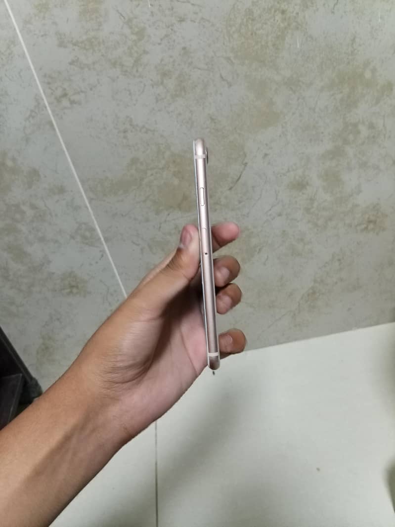 Apple iPhone 8 1