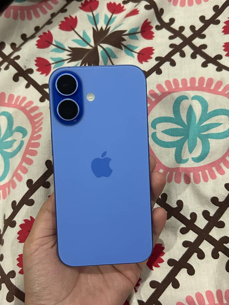 Apple iPhone 16 1