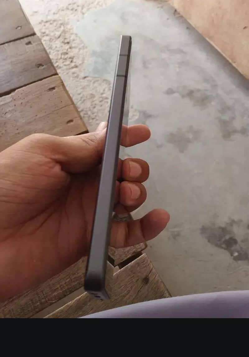 Sharp Aquos Sense7 plus 3
