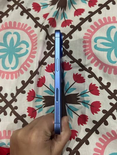 Apple iPhone 16