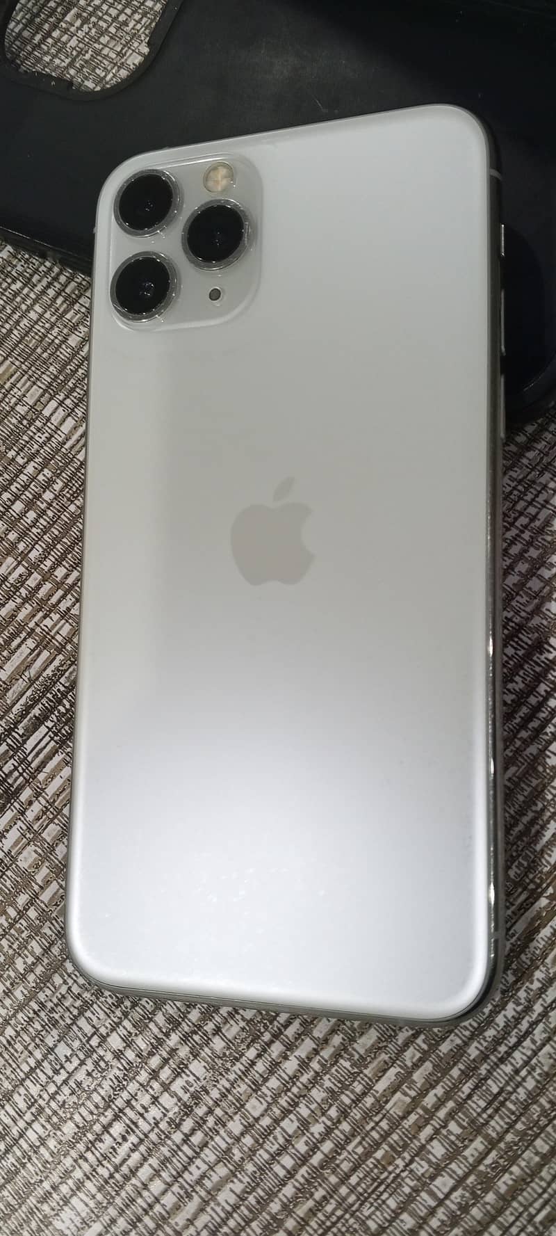 Apple iPhone 11 Pro 4