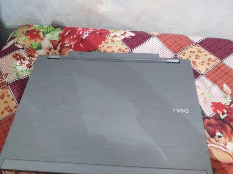 LAPTOP OLD MODEL 1