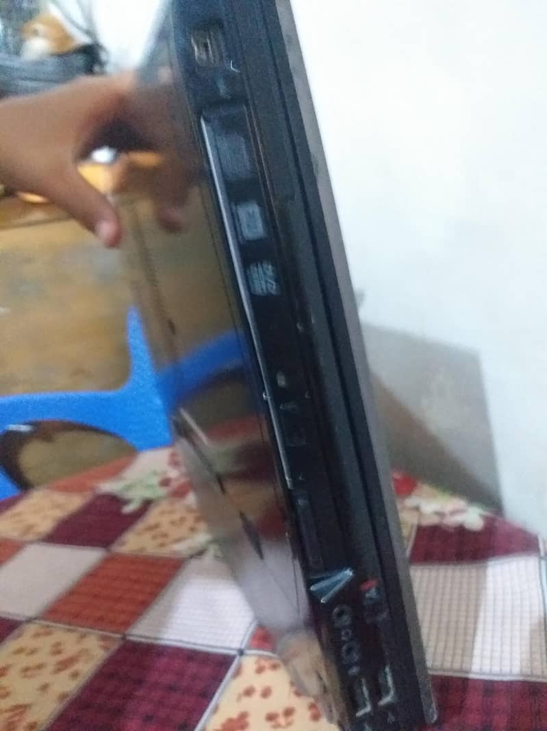 LAPTOP OLD MODEL 4