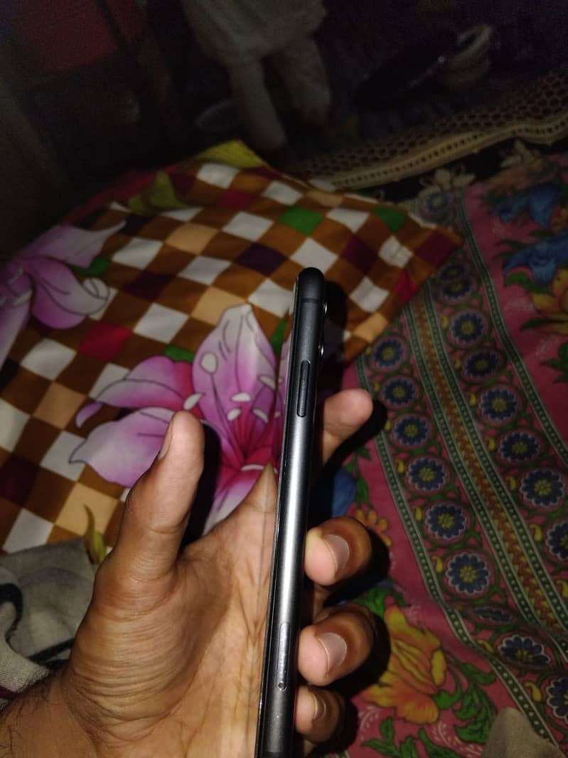iPhone 11 2