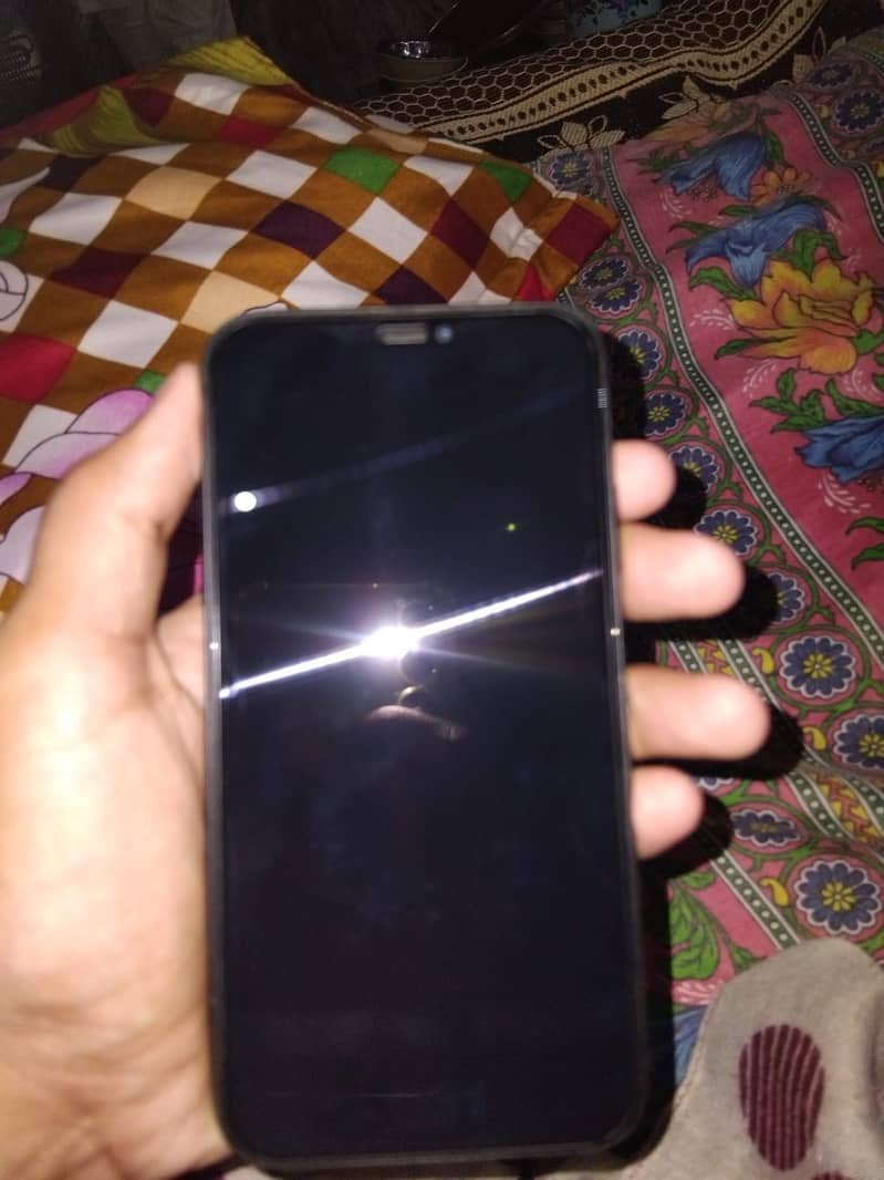 iPhone 11 4
