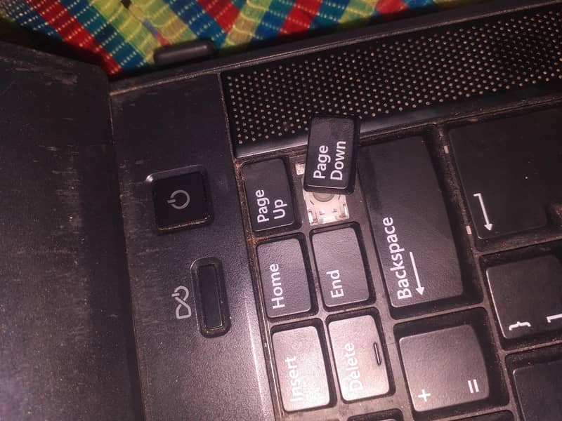 LAPTOP OLD MODEL 6