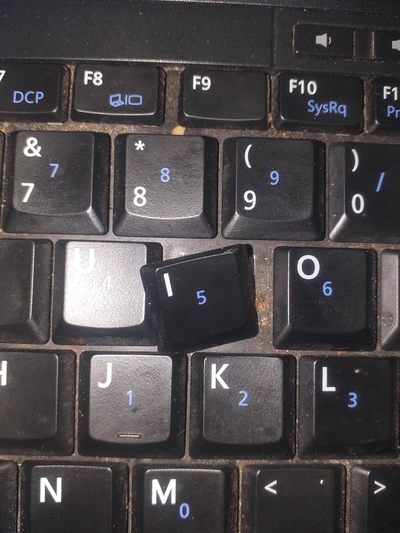 LAPTOP OLD MODEL 7