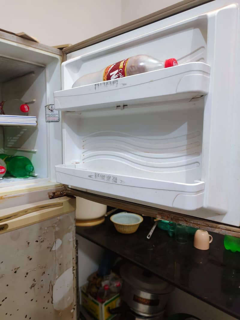 dawlance fridge 2