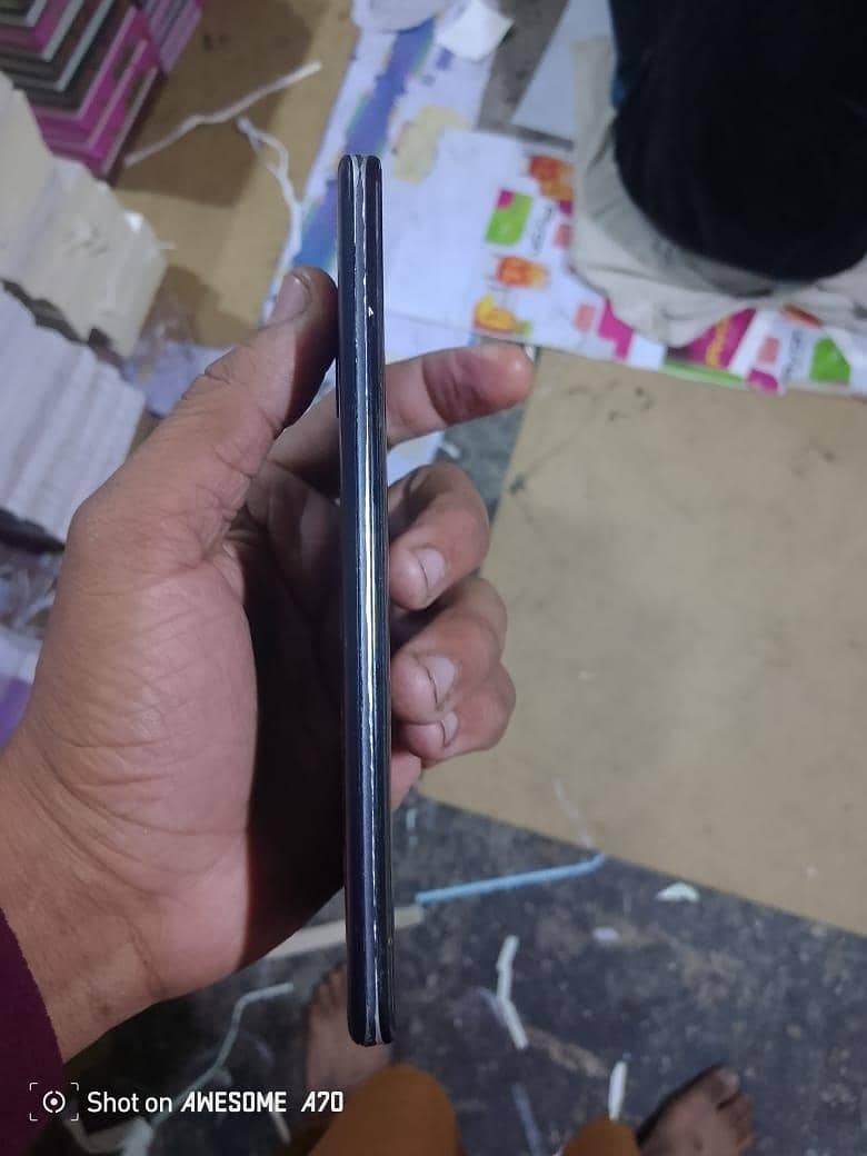 Sharp Aquos Zero2  8Ram 256GB 3