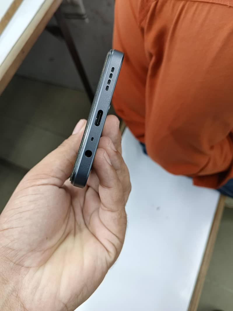 Realme Note 70 4