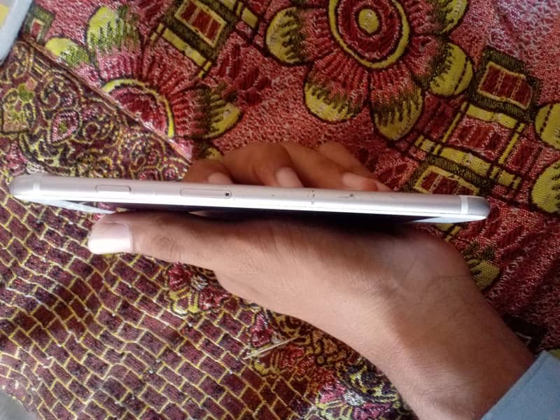 Apple iPhone 7 Plus 1