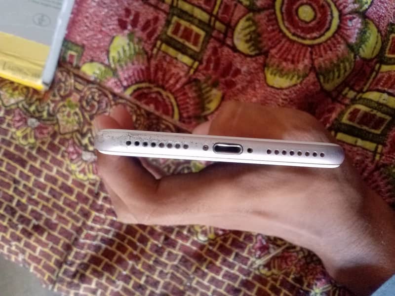 Apple iPhone 7 Plus 2