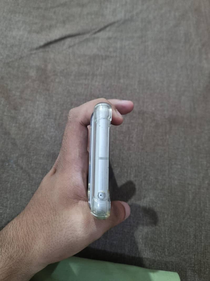 Google Pixel 7 4