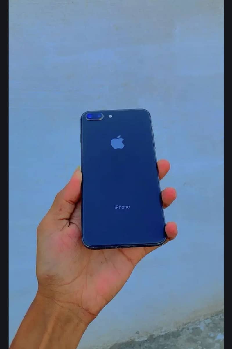 Apple iPhone 8 Plus 1