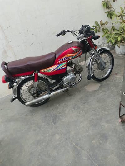 CD 70 lush condition he 03092161057