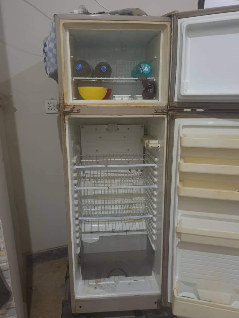 dawlance fridge 1
