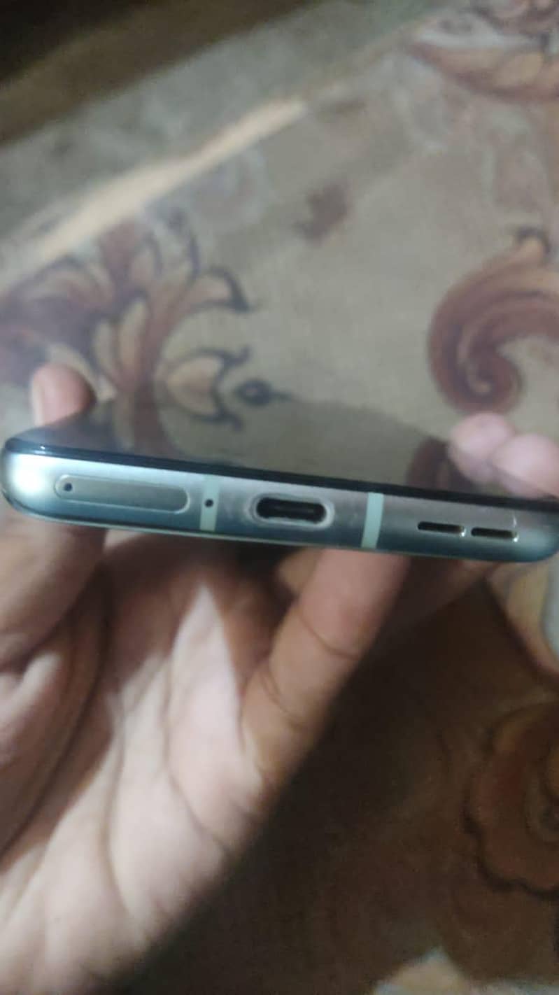 One Plus 9R 1