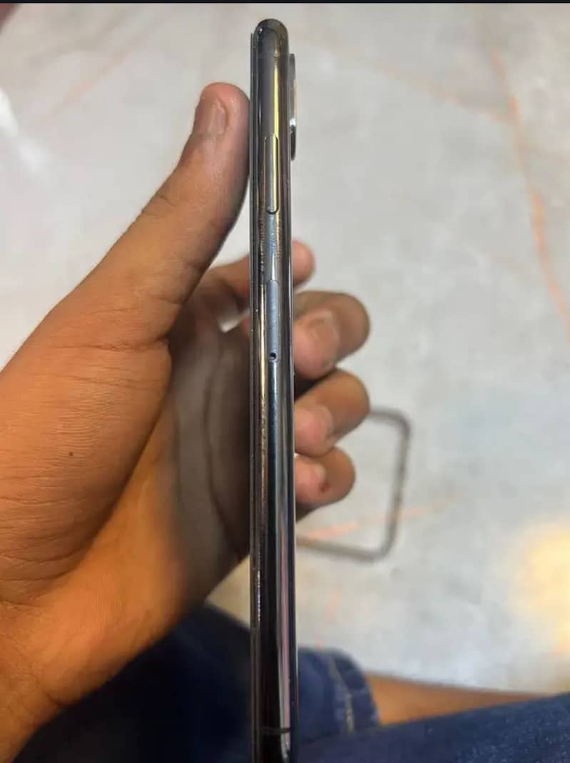 iPhone xs max 1