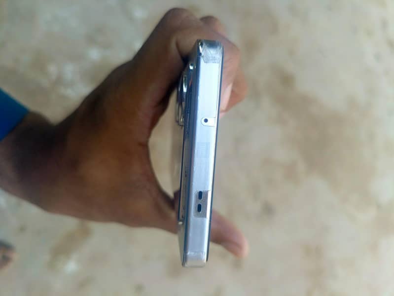 Infinix Note 40 4